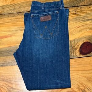 Wrangler Men's Classic Indigo Straight Jeans, like new